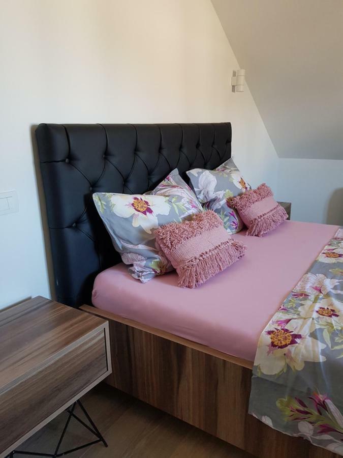 Vila White Trogir Luaran gambar